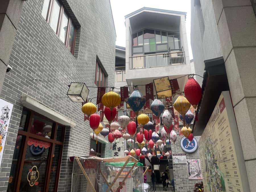 Guangzhou: Walking Tour of Xiguan Ancient Town - Finding the old-town rhythm, starting at Zhongshanba Station