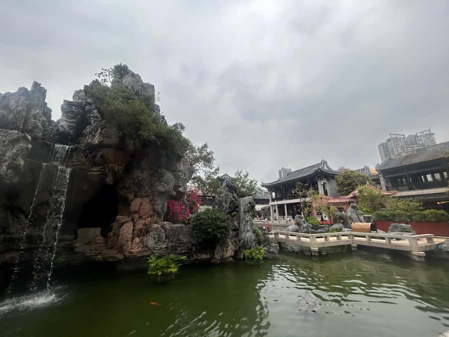 Guangzhou: Walking Tour of Xiguan Ancient Town - Duobao Road and En’ning Road, markets, snack streets, and real Guangzhou
