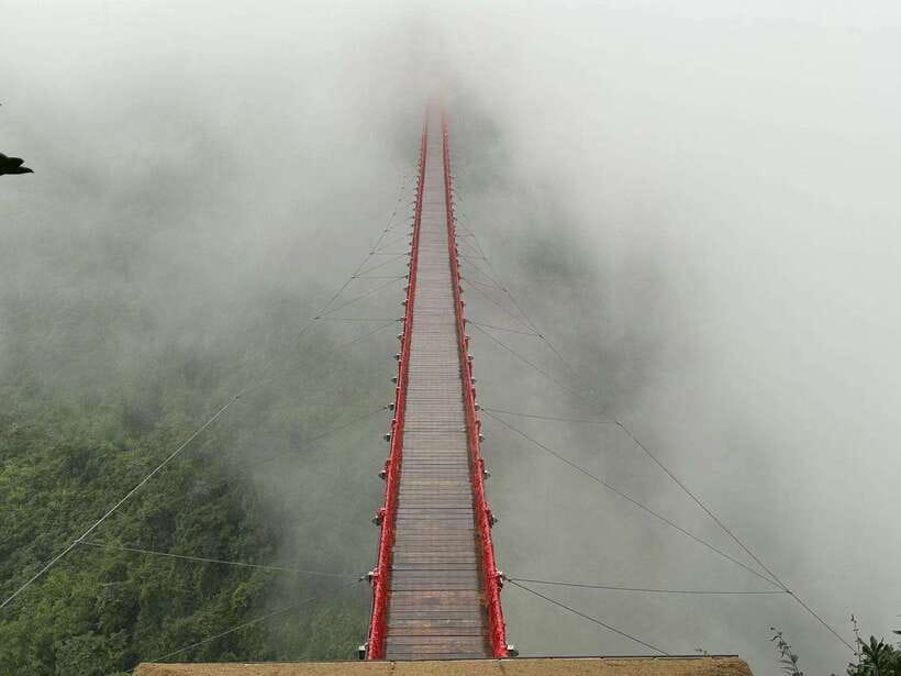 Guilin:1-Day Yangshuo bird's eye view mountains private tour - Xianggong Mountain: the 400-step climb that pays off with Li River bird’s-eye views