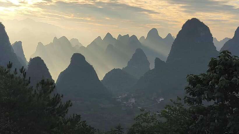 Guilin:1-Day Yangshuo bird's eye view mountains private tour - The day starts with a smart base: pick-up from Guilin or Yangshuo