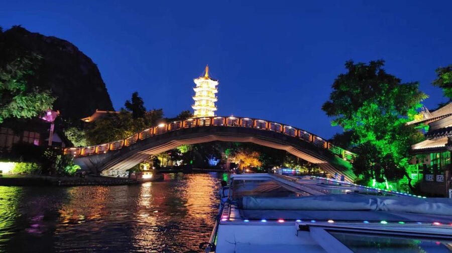 Guilin: Four Lakes Night Cruise with Round-trip Transfer - Two Schedule Options, and How to Pick the Right One