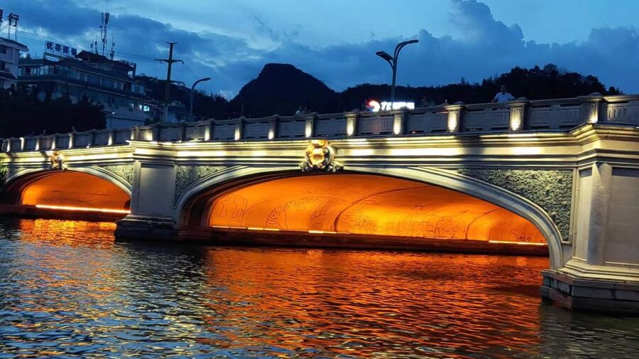 Guilin: Four Lakes Night Cruise with Round-trip Transfer - Getting Picked Up and Starting at the Right Hour