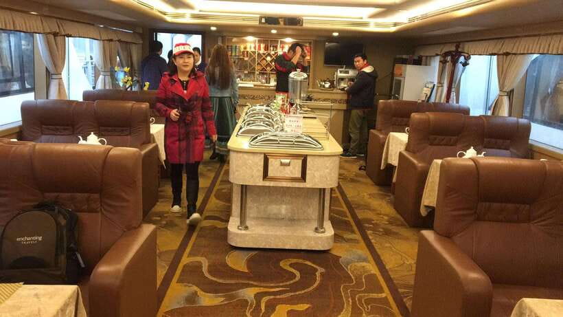 Guilin: Li River Cruise with Transfer to Yangshuo - Guilin to Yangshuo on the Li River, why this day feels different