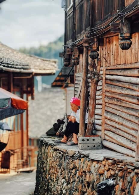 Guilin Longji: Rice Terrace with Oil-Tea Demo & Zhuang Lunch - Guide details that make the day feel personal (and sometimes fun)