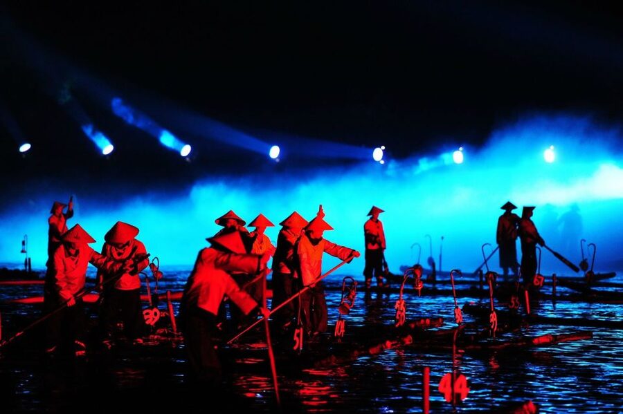 Guilin: Private Full-Day Li River Cruise and Liusanjie Show - A Quick Pass at Yatti Cafe, Then Xijie Pedestrian Street