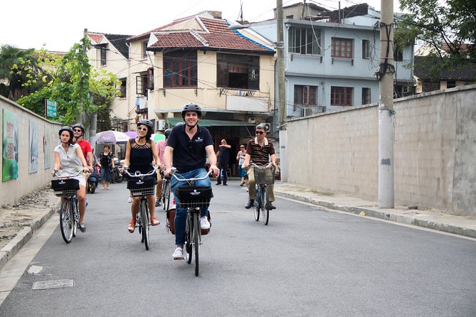 Half-Day Bike Tour of Shanghai Old Town with Food Tasting - Fazang Temple: beliefs explained where you can actually see them