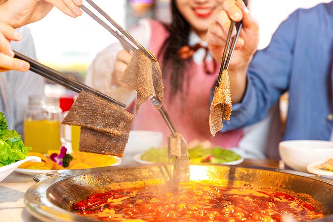 Half-Day Chengdu Back Alley Foodie Tour - Guides and the Small-Group Feel