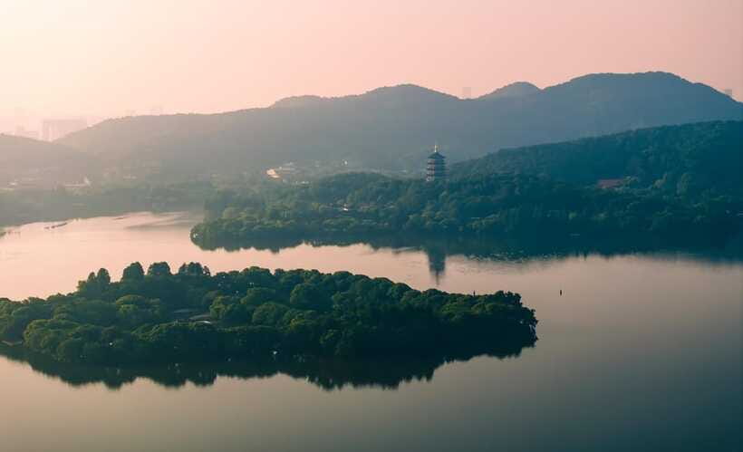 Hangzhou:Luxury West Lake Cruise+Santan Yinyue Island Ticket - Is it really a luxury West Lake cruise?