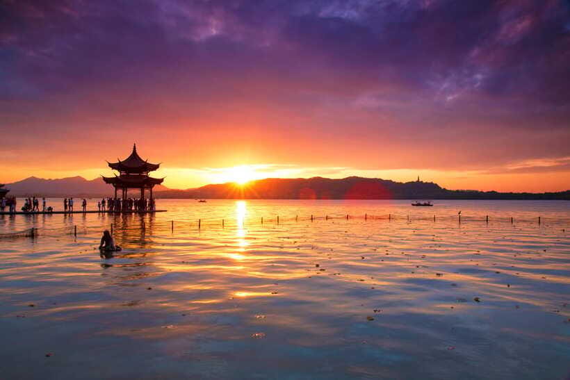 Hangzhou:Luxury West Lake Cruise+Santan Yinyue Island Ticket - Who this Hangzhou West Lake cruise is best for