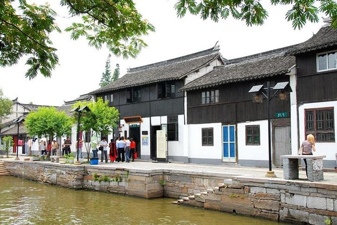 Hire a car with driver to Zhujiajiao Town 8 hours service - Getting Picked Up at Nanjing Road East (and What Hotel Pickup Really Means)