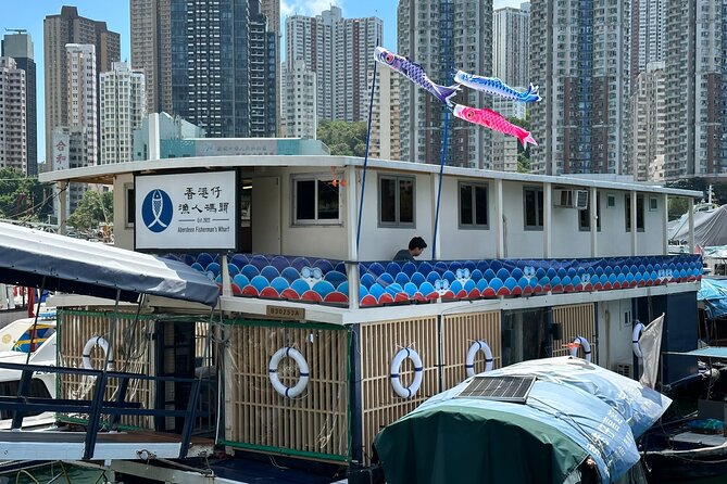 Hong Kong Fisherman’s Wharf: Aberdeen Fishing Village Boat Tour - Getting there and checking in at Aberdeen Fishermans Wharf Pier 6