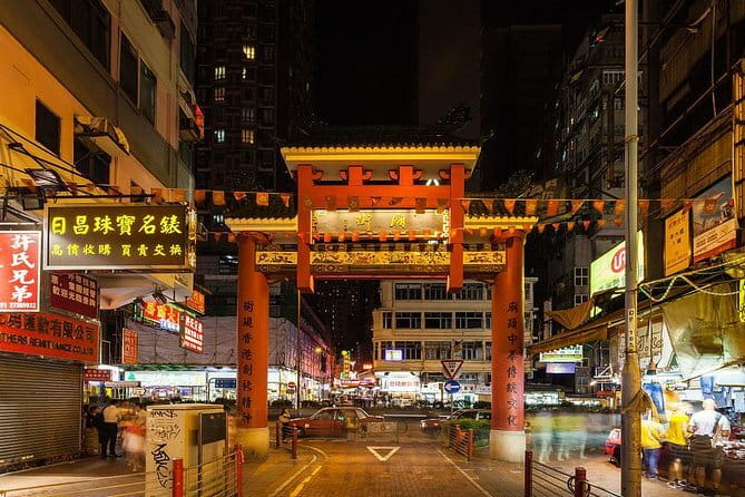 Hong Kong Island Orientation - Peak Tram ride (8 to 10 minutes): the view starts before the view