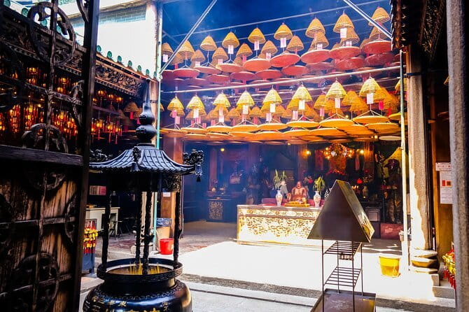 Hong Kong: Kowloon Street Market & Food Culture Walking Tour - Meeting at Prince Edward, Ending at Ladies Market (and Why That Route Makes Sense)