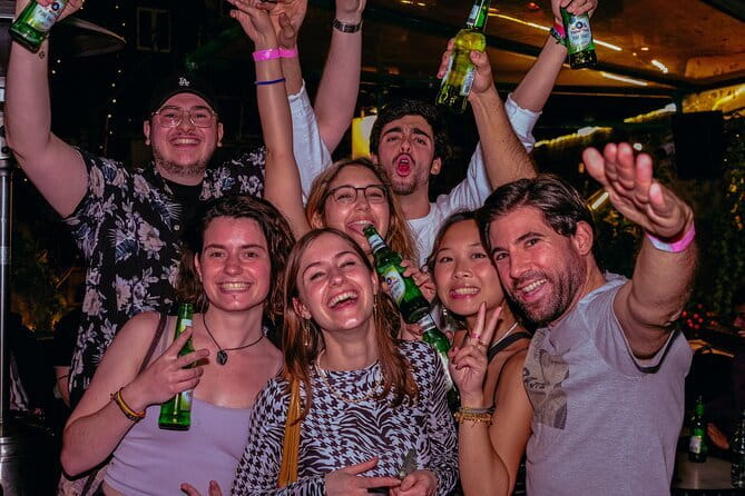 Hong Kong Pub Crawl at Lan Kwai Fong (LKF) - Why a Lan Kwai Fong pub crawl is the fast-track to Hong Kong nightlife