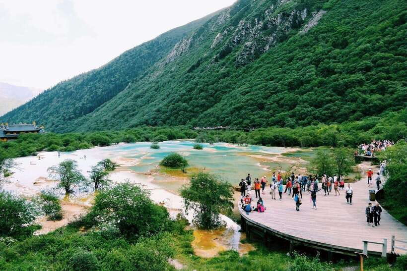 Huanglong Scenic Area: Explore Stunning Five-Colored Ponds - Quick hits before you go