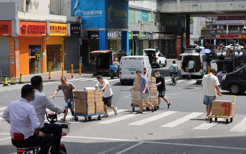 Huaqiangbei Insider Tour: Explore Shenzhen’s Tech Wonderland - The Three-Hour Route: Repair Magic, Parts Streets, and Snacks