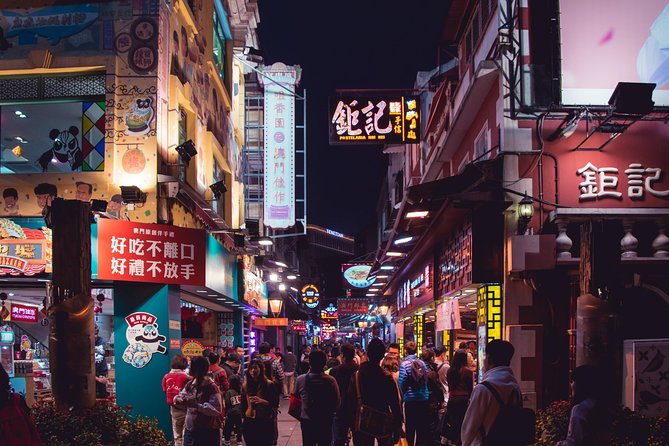 Kowloon Night Street Food Tour with a Local: Private & Customized - Price and Value: What You’re Paying For at $201.87 Per Person