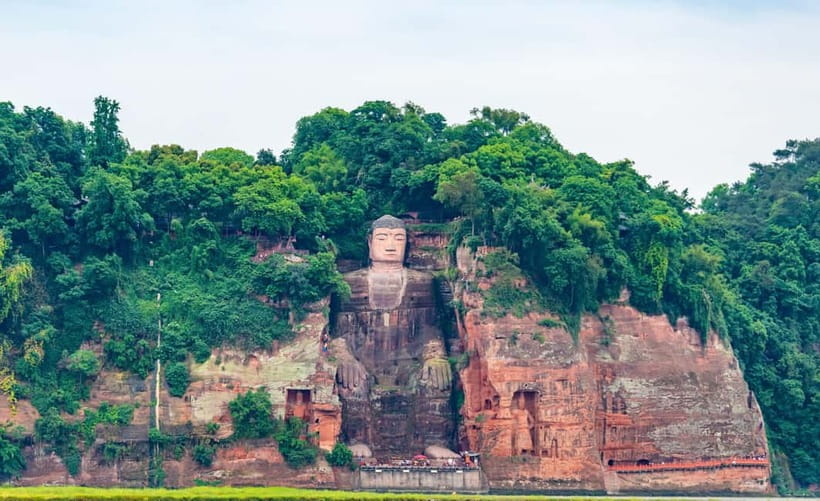 Leshan Giant Buddha & Huanglongxi/Buddha Temple Day Trip - Snack street lunch in Leshan, and how to do it like a local