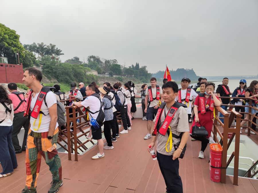 Leshan Grand Buddha Scenic Area and Panda Park Day Tour - Who this tour is best for