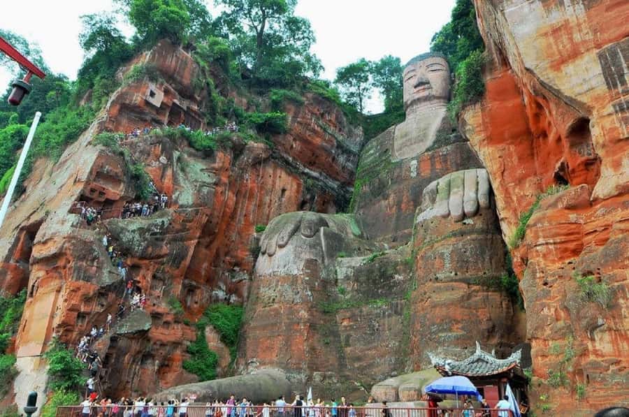 Leshan Grand Buddha Scenic Area and Panda Park Day Tour - Lunch and what’s really included (and what is not)
