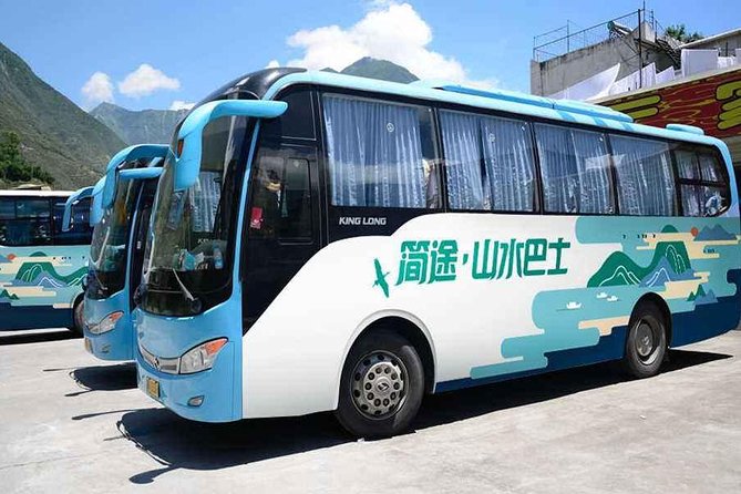 Li River Cruise with bamboo Rafting & Xianggong Hill Private Tour - Half-day Guilin calm on the Li River, not the big-boat scene