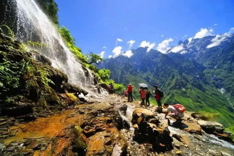 Lijiang to Shangri-La HuXiang Road Private Scenic Tour - Tiger Leaping Gorge: the canyon view that makes you pause