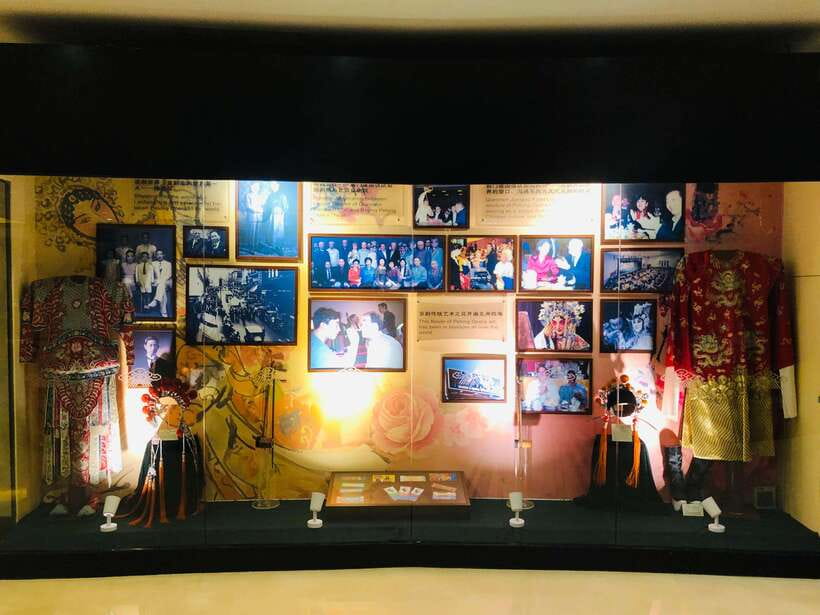 Liyuan Theatre Peking Opera Ticket - What you actually see in 60 minutes: singing, makeup, martial arts, and showmanship