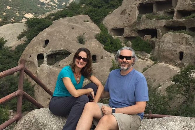 Longqingxia Gorge Cruise and Guyaju Cave Dwellings Private Day Tour - Cruising Longqingxia Gorge Like You Have the Water to Yourself