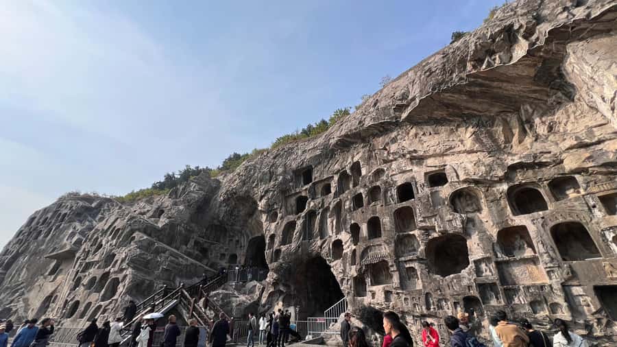 Luoyang: Day tour from Xian or LuoYang with tickets options - How the pickup, driver, and train options change your day