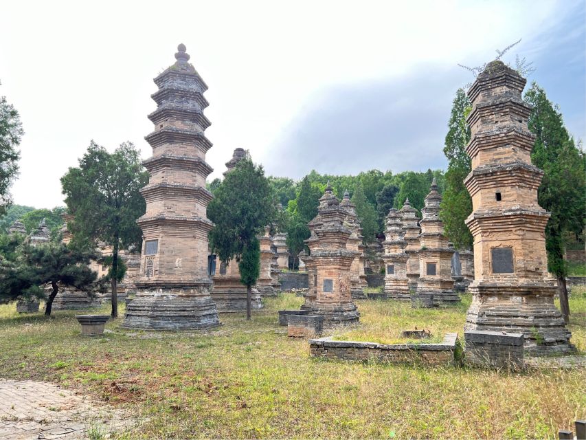 Luoyang Private Day Tour to Shaolin Temple&Longmen Grottoes - Longmen Grottoes, battery bus start, and what to watch for