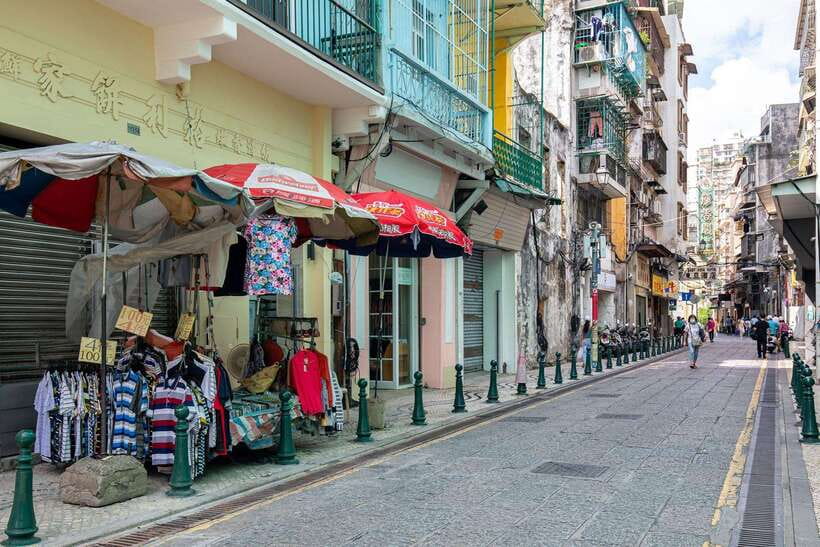 Macau：6 Hours Private Chauffeured Tour with Optional Guide - Optional guide vs driver-only: what you gain with the extra language help