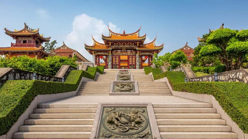 Macau：6 Hours Private Chauffeured Tour with Optional Guide - Small rules that can affect your day, like extra passengers and cash surcharges