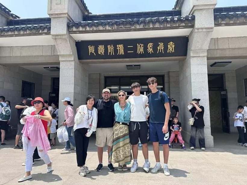 Mini Group English Guided Terracotta Warriors Tour - Hotel pickup around 08:00, and how the van time fits your day
