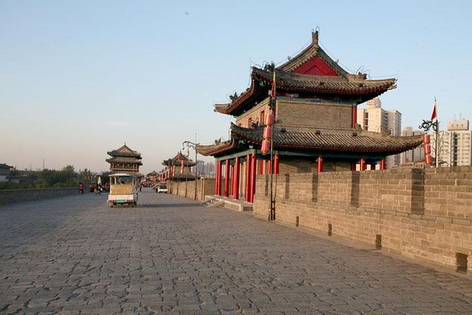 Mini Group Xian Day Tour to Terracotta Army, City Wall, Pagoda and Muslim Bazaar - Terracotta Army Morning Start: Getting Set Up for a Long Day