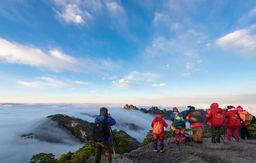 Mount Huangshan: Highlights Tour in Huangshan full-day - Why Huangshan Feels Special From the First View