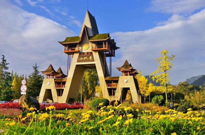 Mount Qingcheng Tour: Explore Serene and Sacred Taoist Site - The Chengdu pickup that keeps the morning from getting messy