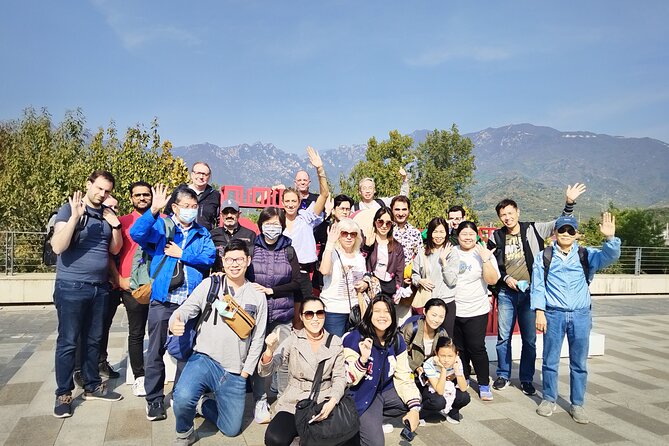 MuBus: Mutianyu Great Wall ENG/ESP/RUS Guided Bus Tour - Lunch upgrade: rural-style buffet and the 30-minute expert lecture