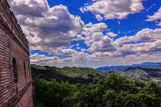 Mutianyu Great Wall Private VIP Tour with Peak Restaurant Dining and Cable Car - Hotel pickup to the entrance: the comfort advantage of a private VIP day
