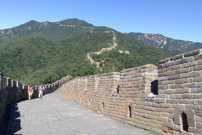 Mutianyu GreatWall BusTour - Lunch and the VIP rest area: eat smart so your legs last