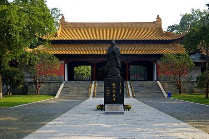 Nanjing Professional English Tour Guide Service - Nanjing Museum (Nanjing Bowuyuan): Where Context Turns Sights Into Meaning