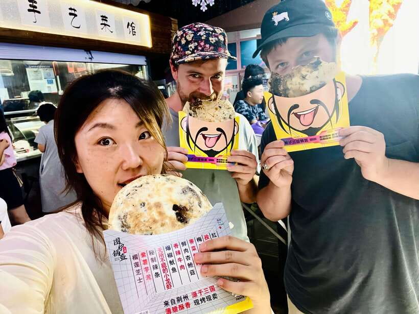 Night Market Haggling Adventure with an English Guide! - Why Panjiayuan at Night Works Better Than a Random Market Visit