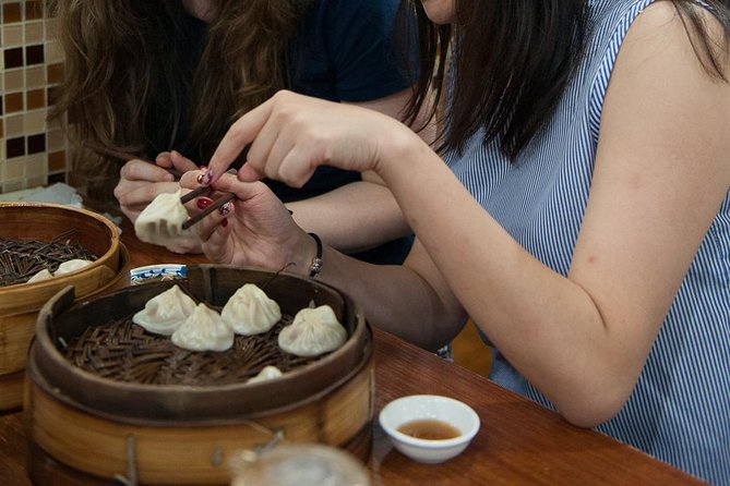 Off-beaten Route: Shanghai Old Town Discovery&Street Food Tasting - A tight 3-hour Shanghai Old Town route that makes sense