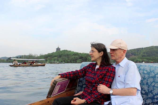 One-Day Hangzhou Dragon Well Tea Culture & West Lake Private Tour - Lingyin Temple and Flying Peak caves, Buddhist art in stone