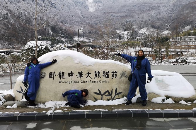 Panda Volunteer expperience in Dujiangyan or Wolong Panda Base - The early start: pickup and the drive to Dujiangyan or Wolong