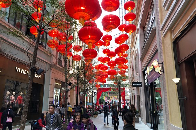 Private 4-Hour Hong Kong City Tour - Customized Experience - How the pickup and transport choice affects your day