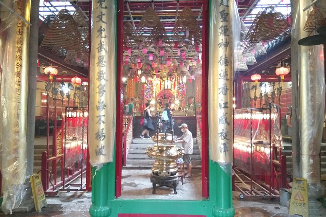 Private 4-Hour Hong Kong City Tour - Customized Experience - Man Mo Temple and Wan Chai tram time, where the city feels lived-in