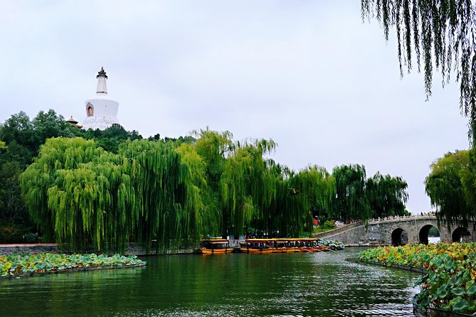 Private 5-Hour Walking Tour: Forbidden City, Hutong&Parks Nearby - Tiananmen Square: the quick, meaningful stop