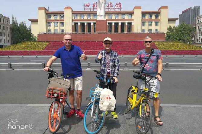 Private Chengdu Half Day Bike Tour - Wenshu Yuan Monastery: Temples and Courtyards on a Bike