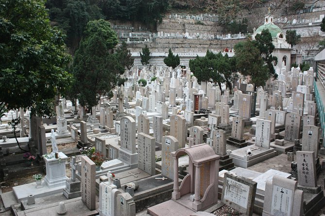 Private colonial Cemeteries tour - The Morning Plan: Central Pickup to a Happy Valley Drop-Off