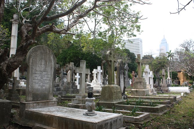 Private colonial Cemeteries tour - Muslim Cemetery: One Stop, Many Generations of Community